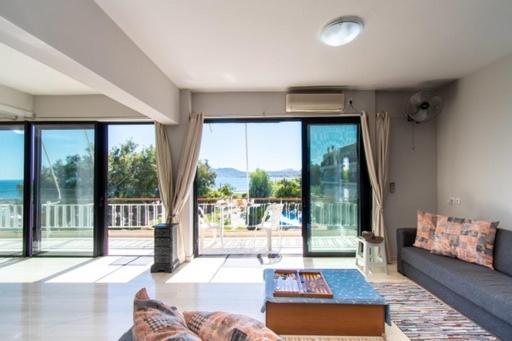 Lavish & Spacious Apt With Stunning Seaview, 10 Min Ath Airport Artemida  Luaran gambar